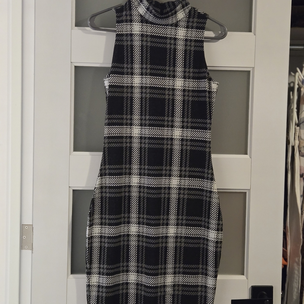 Black and White Plaid Sleeveless Dress
